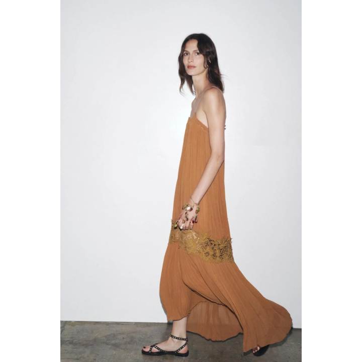 ЖАТОЕ ПЛАТЬЕ С ВЫШИВКОЙ — ZW COLLECTION