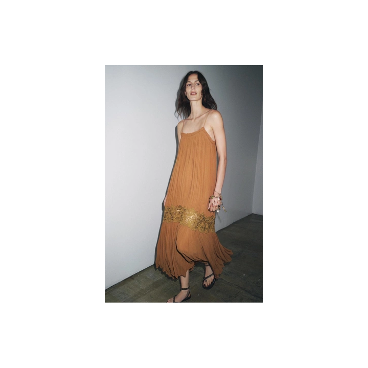 ЖАТОЕ ПЛАТЬЕ С ВЫШИВКОЙ — ZW COLLECTION