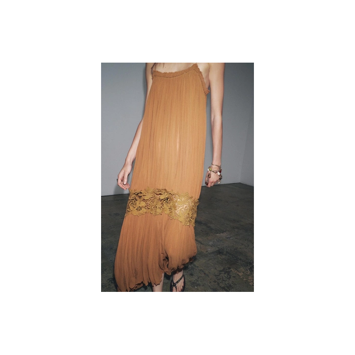 ЖАТОЕ ПЛАТЬЕ С ВЫШИВКОЙ — ZW COLLECTION