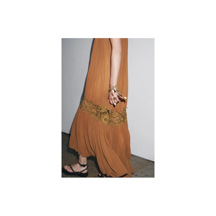 ЖАТОЕ ПЛАТЬЕ С ВЫШИВКОЙ — ZW COLLECTION