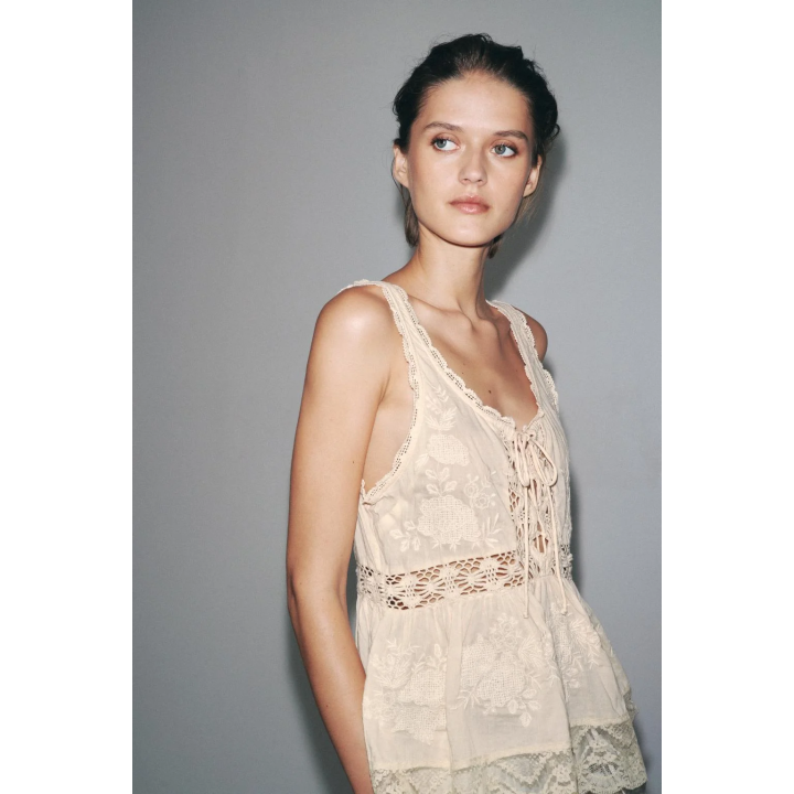 РОМАНТИЧНЫЙ ТОП С ВЫШИВКОЙ — ZW COLLECTION