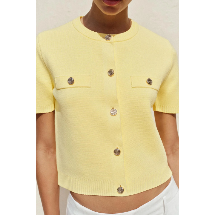 ТРИКОТАЖНЫЙ ТОП С КОРОТКИМИ РУКАВАМИ И ВЫШИВКОЙ