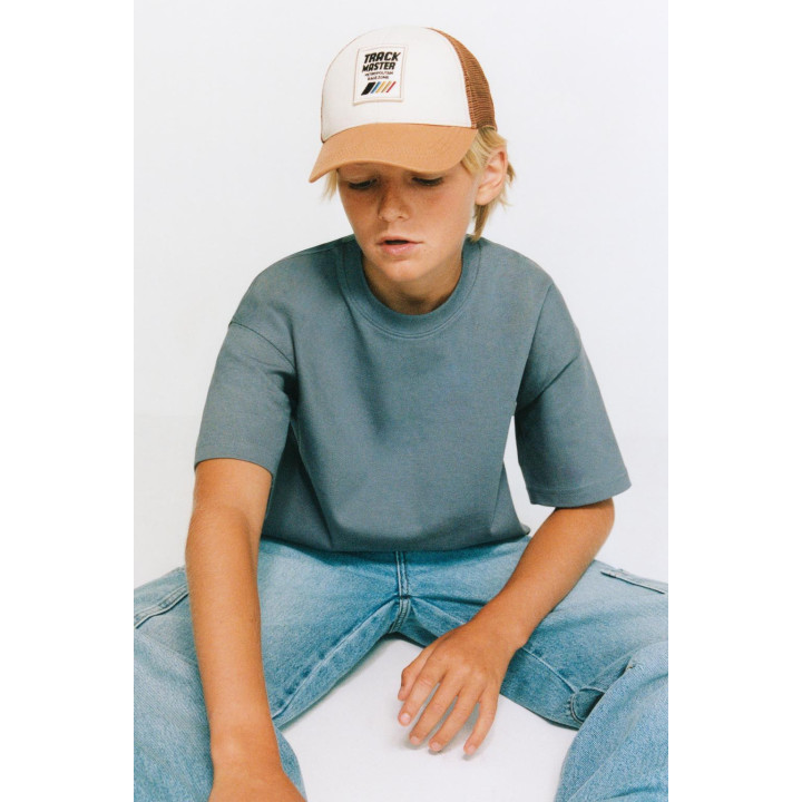 КЕПКА-СЕТКА С НАШИВКОЙ