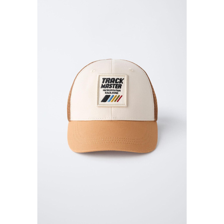 КЕПКА-СЕТКА С НАШИВКОЙ