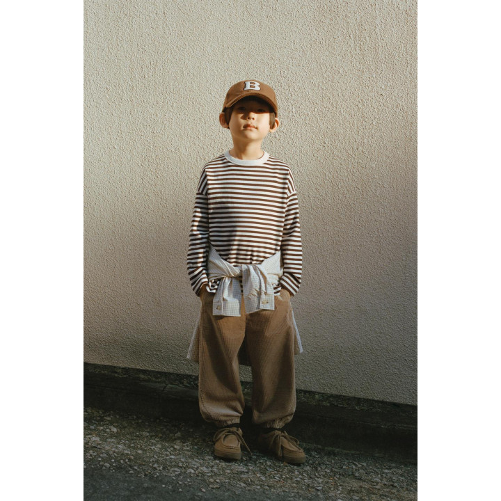 Кепка из ткани с инициалом