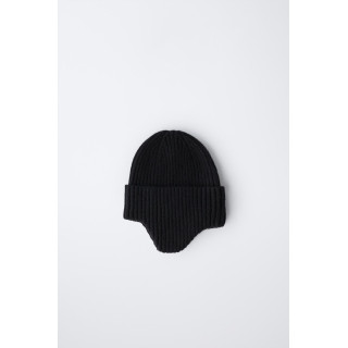 Шапка с ушками и манжетами из ребристого трикотажа