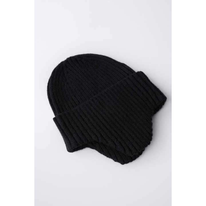 Шапка с ушками и манжетами из ребристого трикотажа