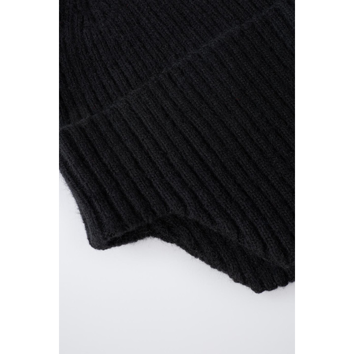 Шапка с ушками и манжетами из ребристого трикотажа