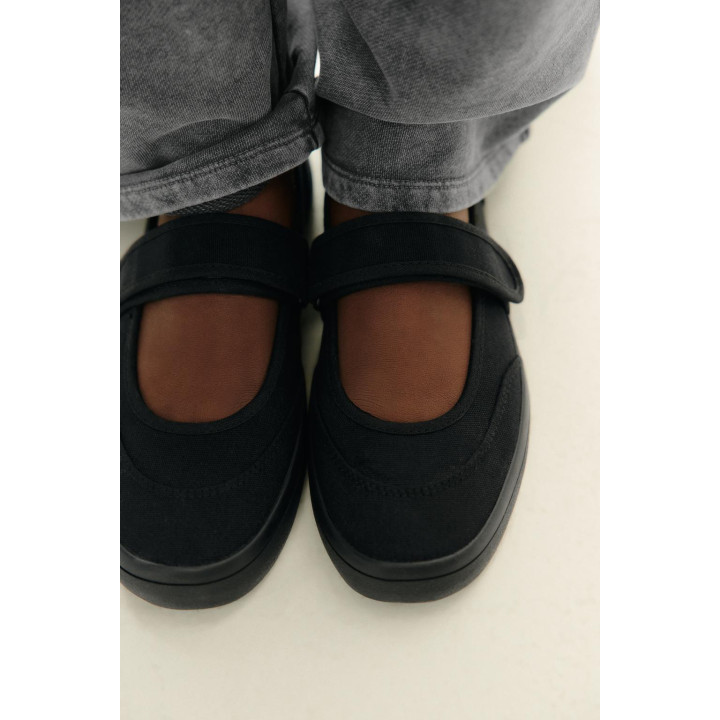 ТЕКСТИЛЬНЫЕ БАЛЕТКИ С РЕМЕШКОМ