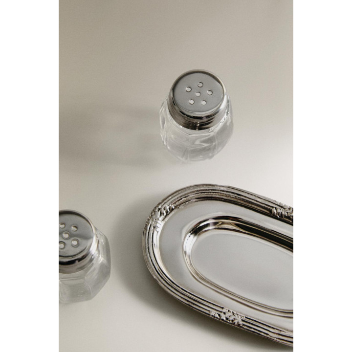 Набор солонка и перечница с подносом