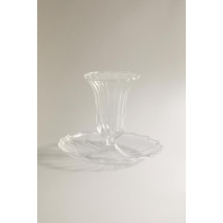 Свечдержатель из прозрачного стекла