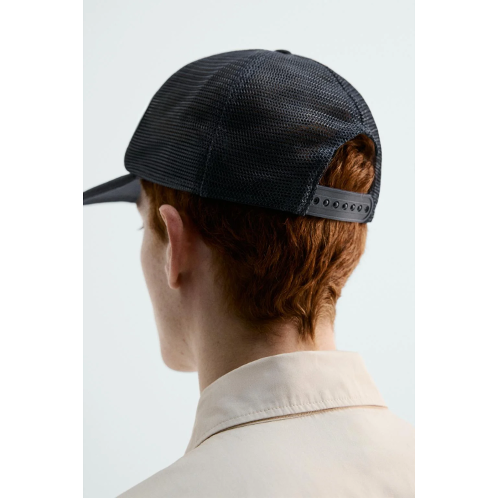 Джинсы-бермуды trf baggy с потертостями