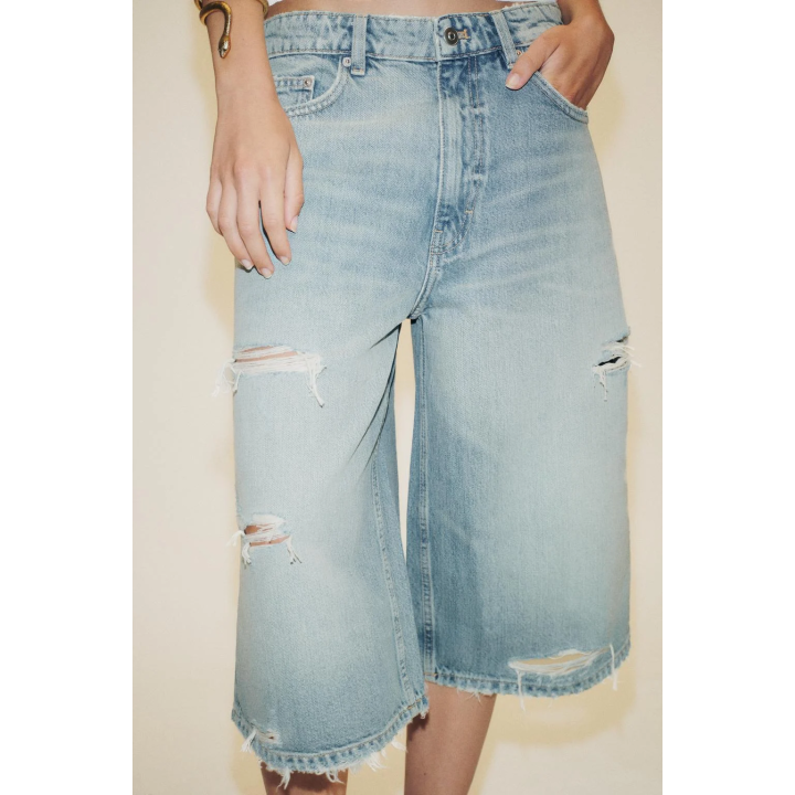 Джинсы-бермуды trf baggy с потертостями