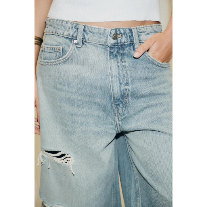 Джинсы-бермуды trf baggy с потертостями