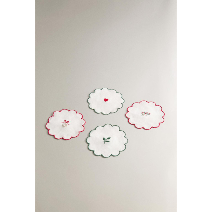 Набор вышитых рождественских подставок (набор из 4 штук)