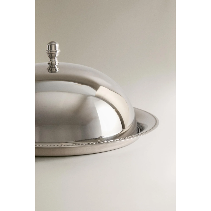 Поднос с стальным куполом