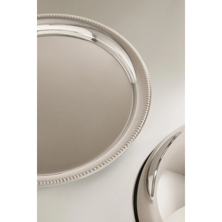 Поднос с стальным куполом