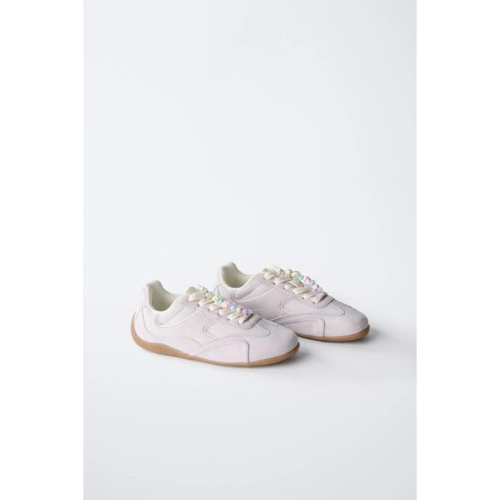 Кроссовки с бисерным клипом