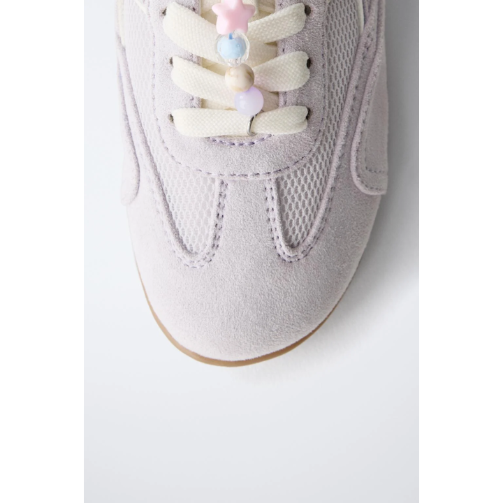 Кроссовки с бисерным клипом