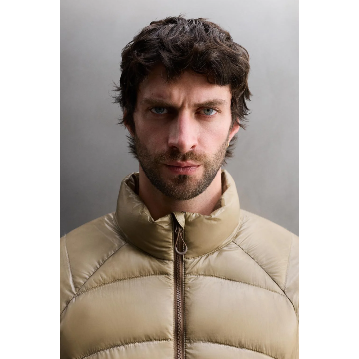 УПАКОВЫВАЕМЫЙ ПУХОВИК ИЗ 100% ПЕРА