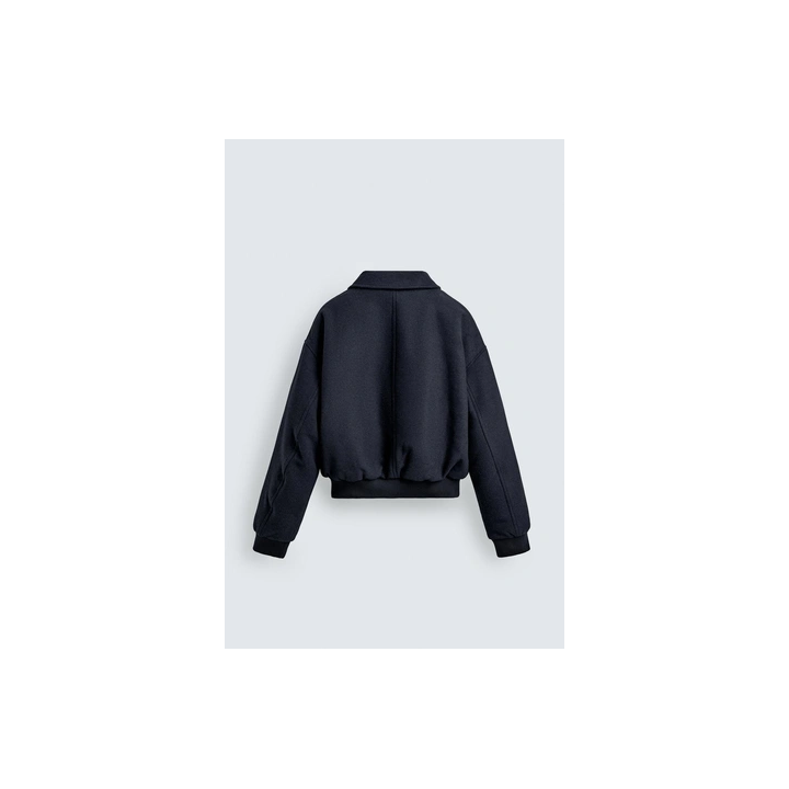 УКОРОЧЕННАЯ КУРТКА ИЗ СТЕГАНОЙ ТКАНИ