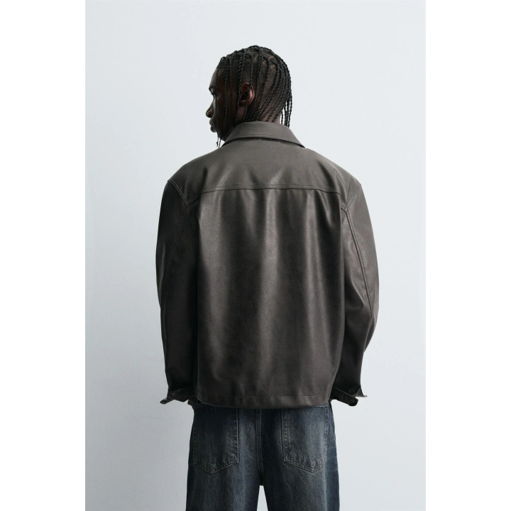 КУРТКА-РУБАШКА ИЗ ИСКУССТВЕННОЙ КОЖИ С ЭФФЕКТОМ ПОТЕРТОСТИ