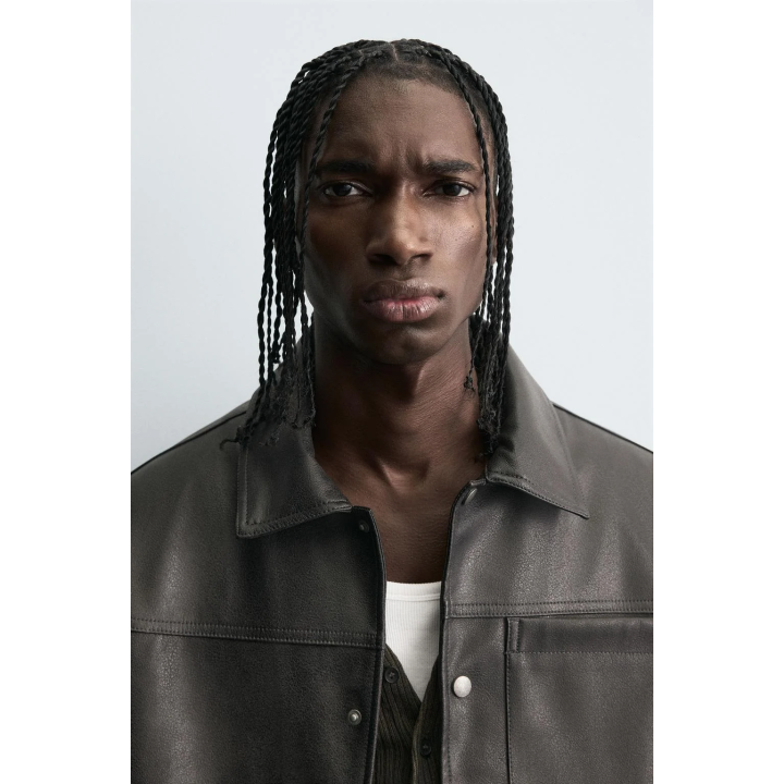 КУРТКА-РУБАШКА ИЗ ИСКУССТВЕННОЙ КОЖИ С ЭФФЕКТОМ ПОТЕРТОСТИ