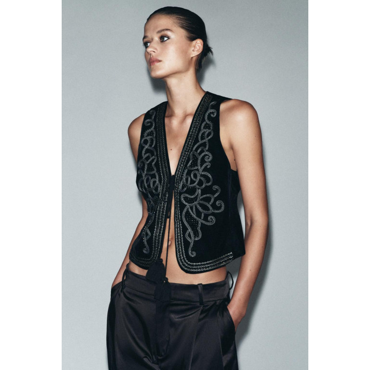 Жилет из вельвета с вышивкой zw collection
