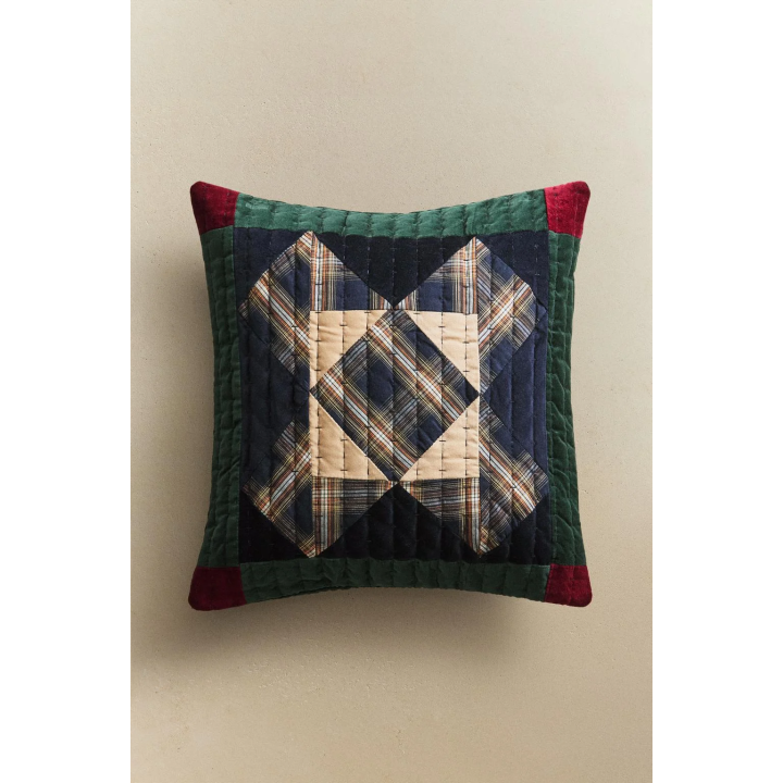 Чехол для подушки с нашивками креста