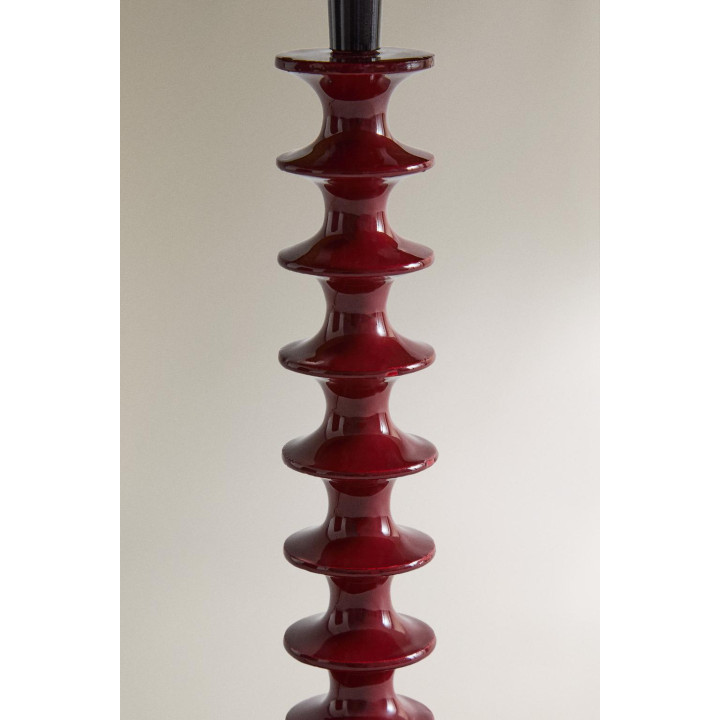 Металлическая настольная лампа