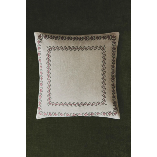 Чехол на подушку к рождеству с листьями по краю