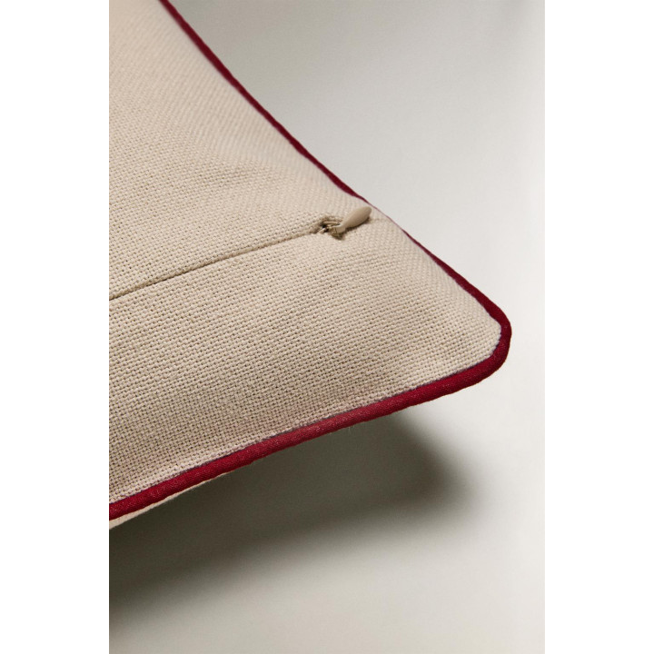 Подушка с вышитым рождественским узором из хлопка