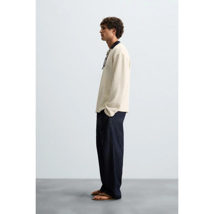 ТОЛСТОВКА С РЕЛЬЕФНЫМ УЗОРОМ И ШНУРКОМ