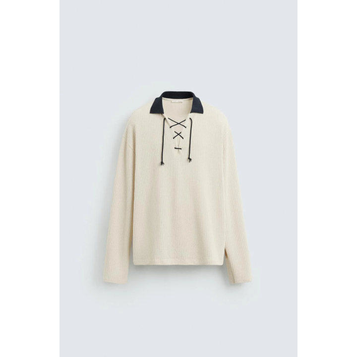 ТОЛСТОВКА С РЕЛЬЕФНЫМ УЗОРОМ И ШНУРКОМ