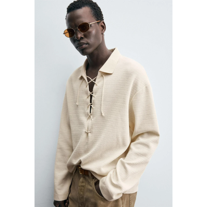 ПОЛО С ТЕКСТУРОЙ И ШНУРКОМ