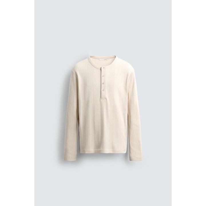 ФУТБОЛКА С ВОРОТНИКОМ НА ПУГОВИЦАХ ИЗ РЕЛЬЕФНОЙ ТКАНИ