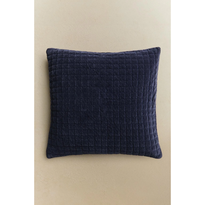 Чехол на подушку с объемной стежкой