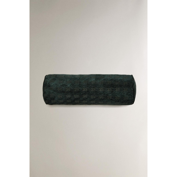 Декоративная валик-подушка с жаккардовым узором