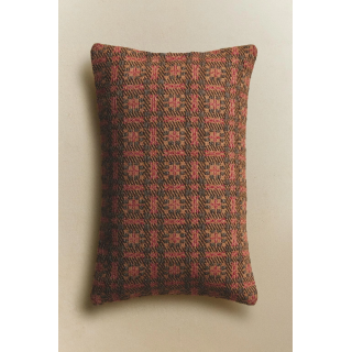 Подушка с геометрическим узором