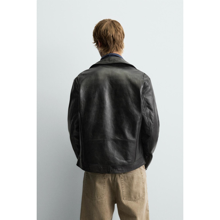 КОЖАНАЯ КУРТКА В БАЙКЕРСКОМ СТИЛЕ