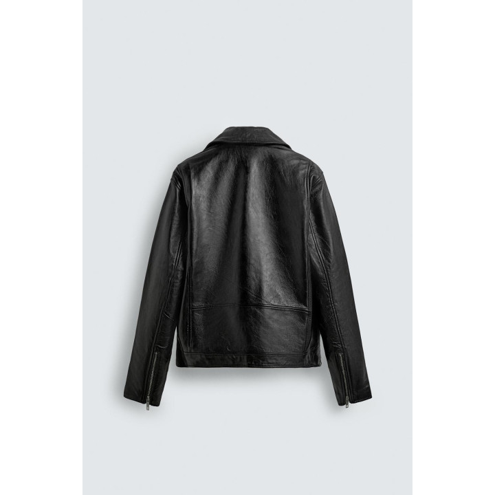 КОЖАНАЯ КУРТКА В БАЙКЕРСКОМ СТИЛЕ