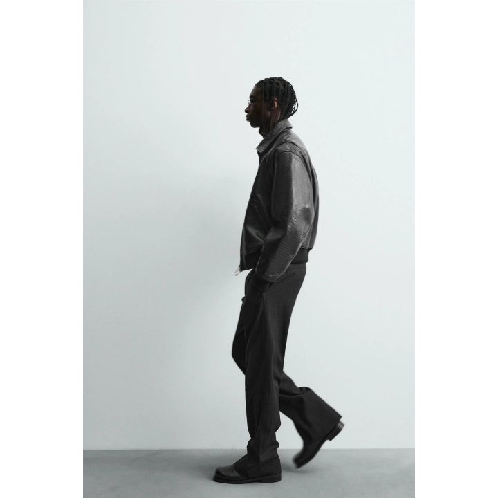 КУРТКА ИЗ ТИСНЕНОЙ КОЖИ