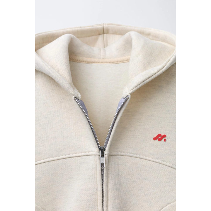 ТОЛСТОВКА НА МОЛНИИ С РЕЛЬЕФНЫМ ЛОГОТИПОМ