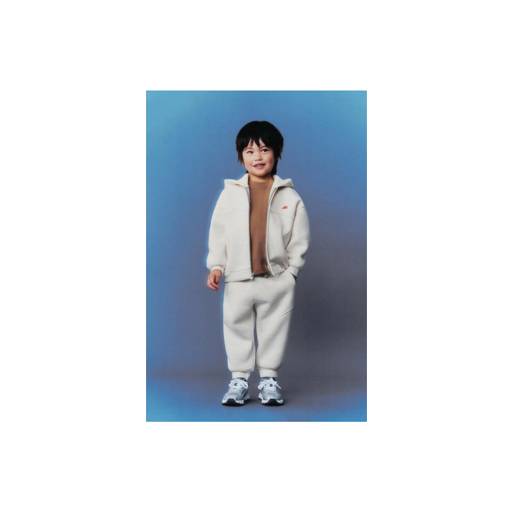 БРЮКИ-ДЖОГГЕРЫ С РЕЛЬЕФНЫМ ЛОГОТИПОМ