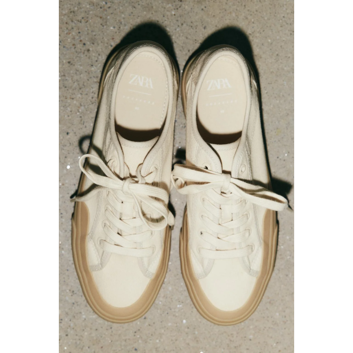 Тканевые кроссовки