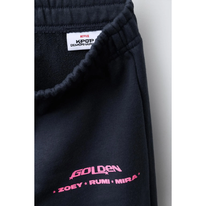 БРЮКИ WIDE LEG ИЗ МЯГКОЙ ТКАНИ KPOP DEMON HUNTERS™ NETFLIX ©