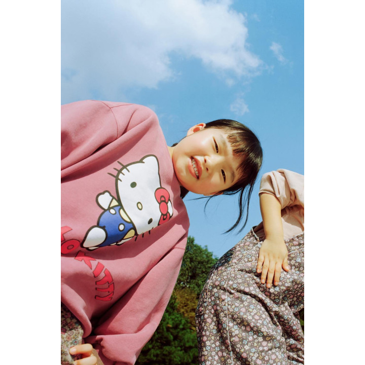 ТОЛСТОВКА С ПРИНТОМ HELLO KITTY © SANRIO