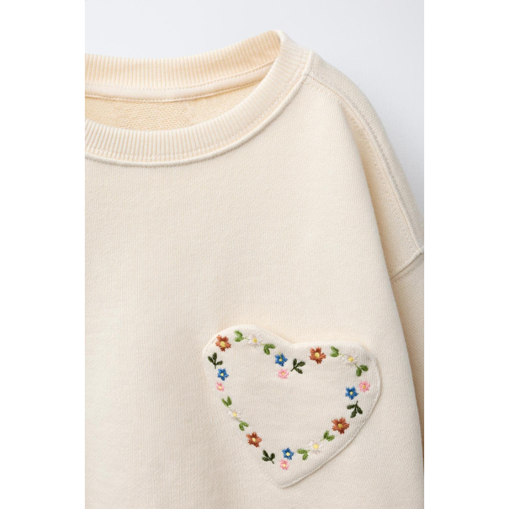 ТОЛСТОВКА С КАРМАНОМ «СЕРДЦЕ»