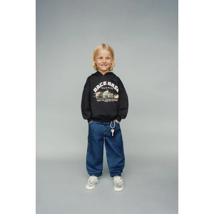 ТОЛСТОВКА С ПРИНТОМ «АВТОМОБИЛЬ»