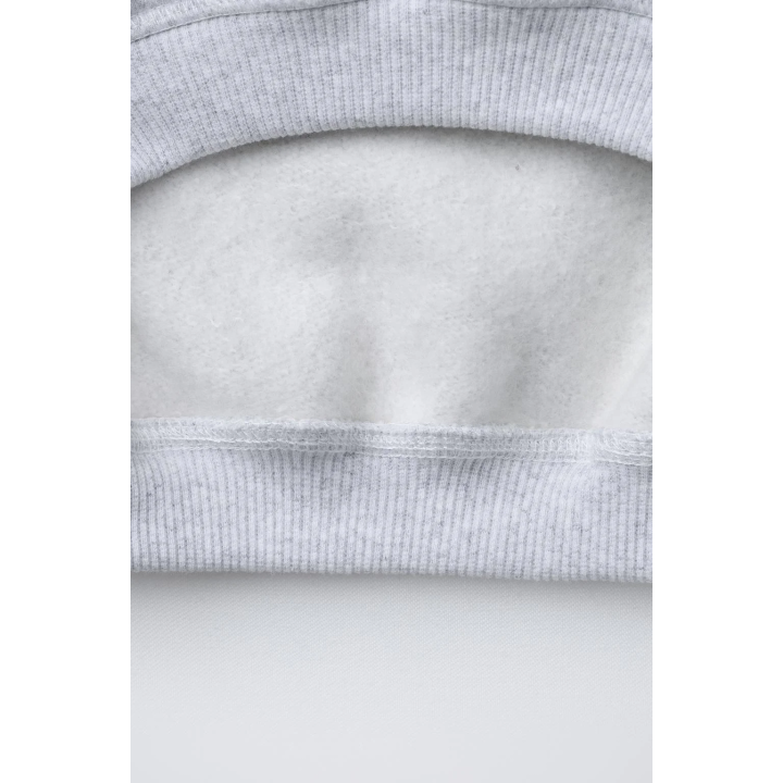 ТОЛСТОВКА С ВЫШИТОЙ НАДПИСЬЮ ИЗ МАХРОВОЙ ТКАНИ